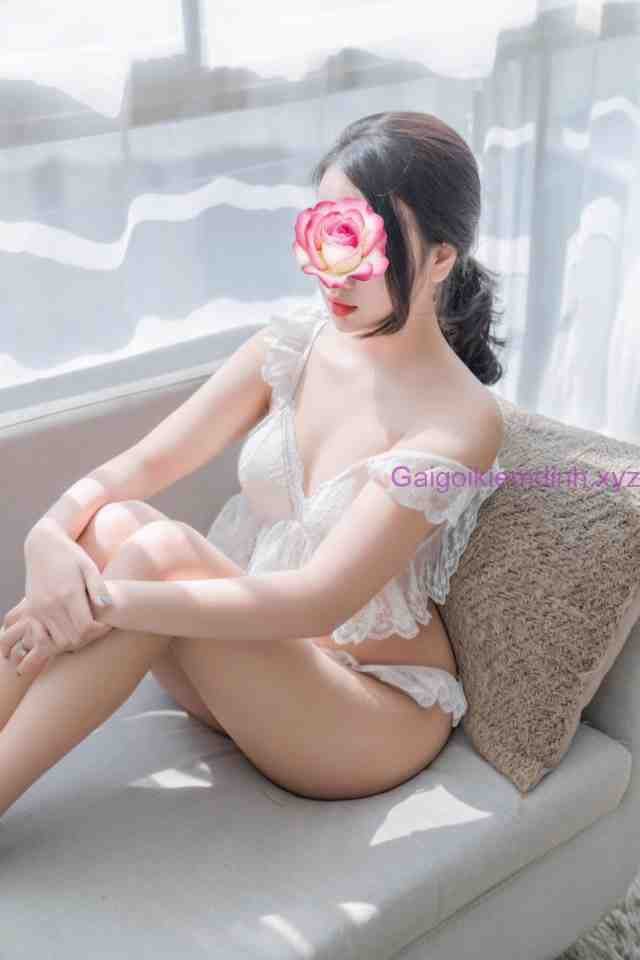 Bé phương non tơ Lần đầu ra mắt anh em Bmt